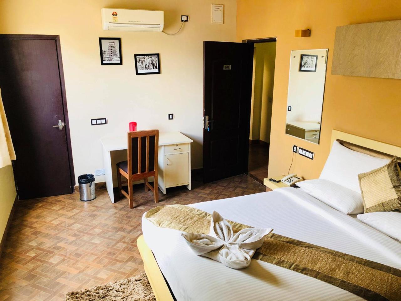 Emerald Suites Koramangala Bangalore Bagian luar foto