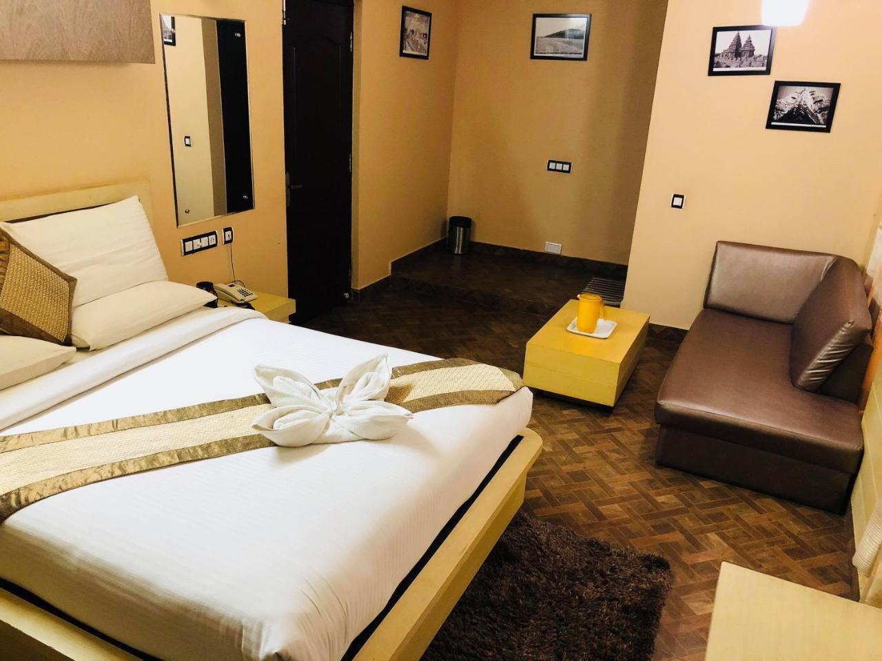 Emerald Suites Koramangala Bangalore Bagian luar foto